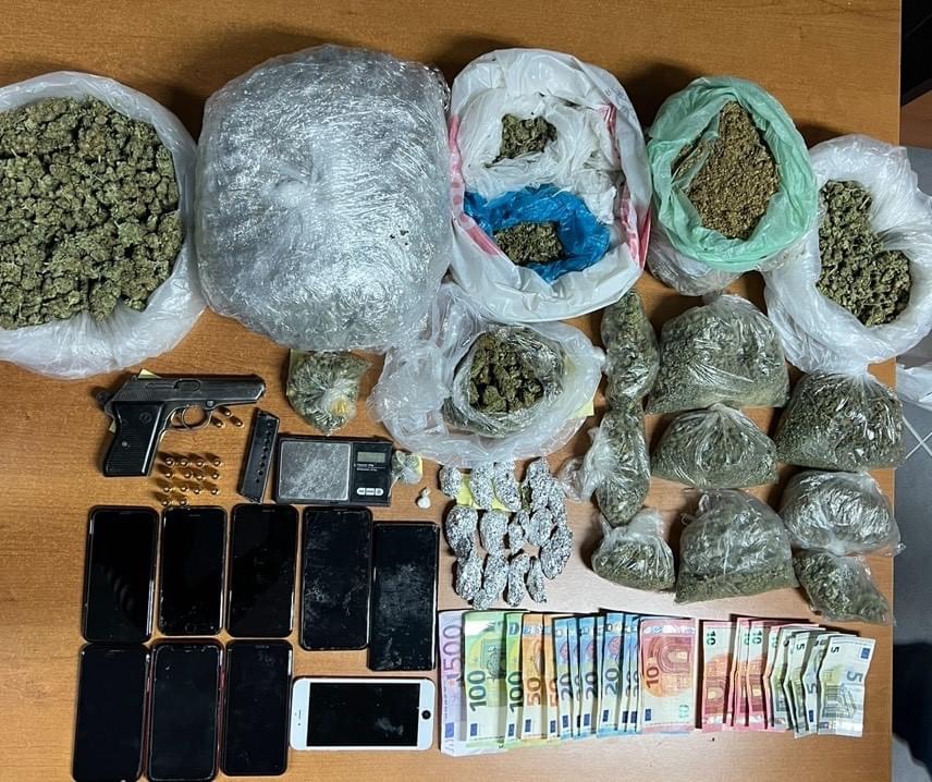 Antidroga aksion në Prishtinë, arrestohen disa persona e konfiskohet një sasi e narkotikëve