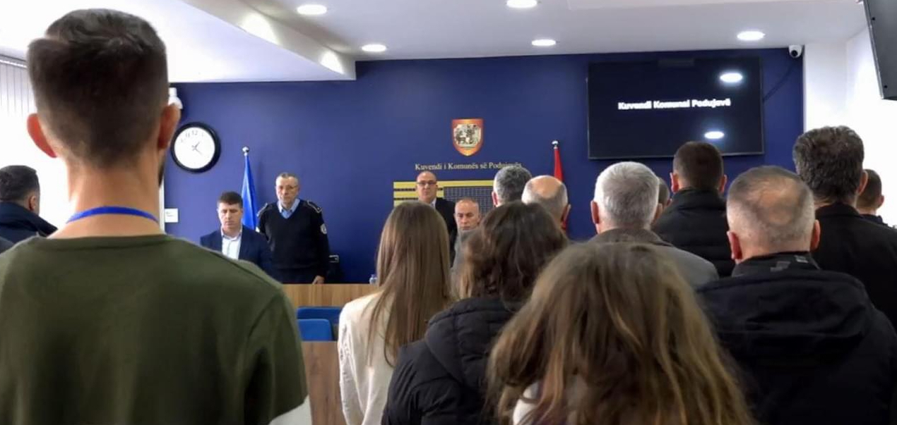 Komuna e Podujevës mban 1 minut heshje për vrasjen e 18-vjeçarit