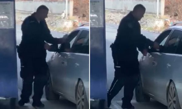 Deputeti i VV-së publikon pamjet: Policia serbe duke e plaçkitur mërgatën në kufi