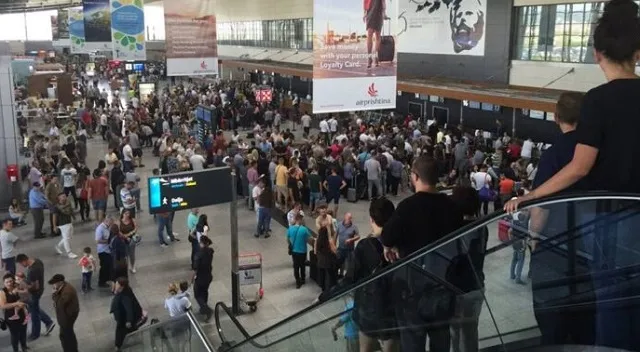 Për dy javë 962 fluturime, mbi 127 mijë udhëtarë kaluan në Aeroportin e Prishtinës