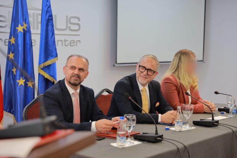 Mbi 13 mijë Euro shpenzime në avance, udhëtime dhe telefon.