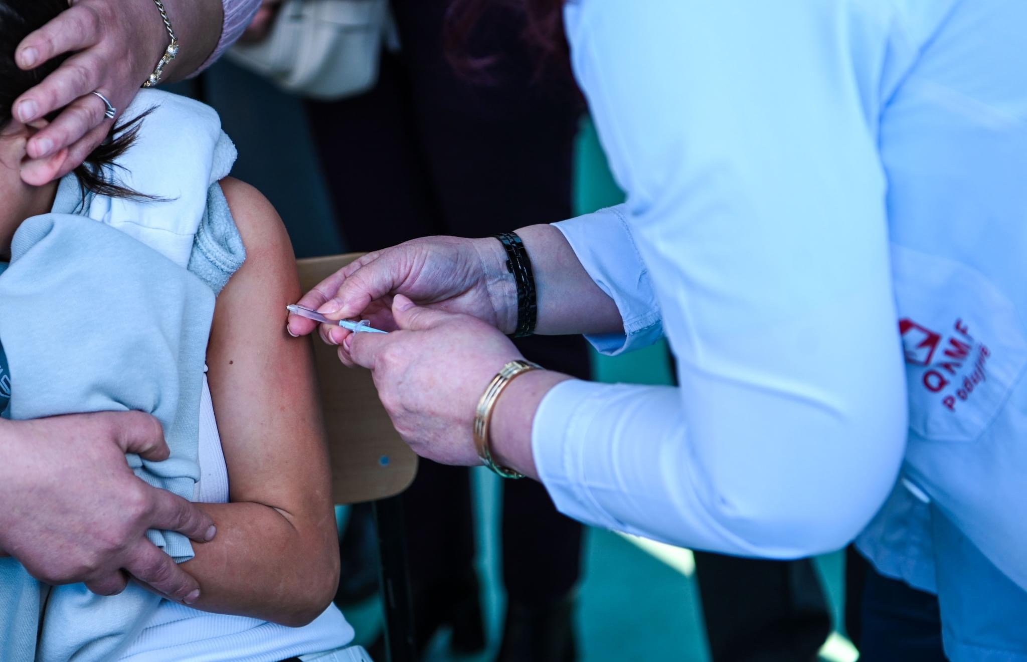Në shkollat e Komunës së Podujevës ka filluar procesi i vaksinimit me HPV, kundër kancerit të qafës së mitrës