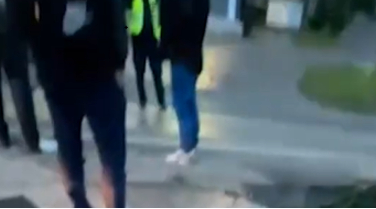 Aksidentohet në Ulqin autobusi me tabela shqiptare, dyshohet se shoferi humbi kontrollin nga përgjumësia