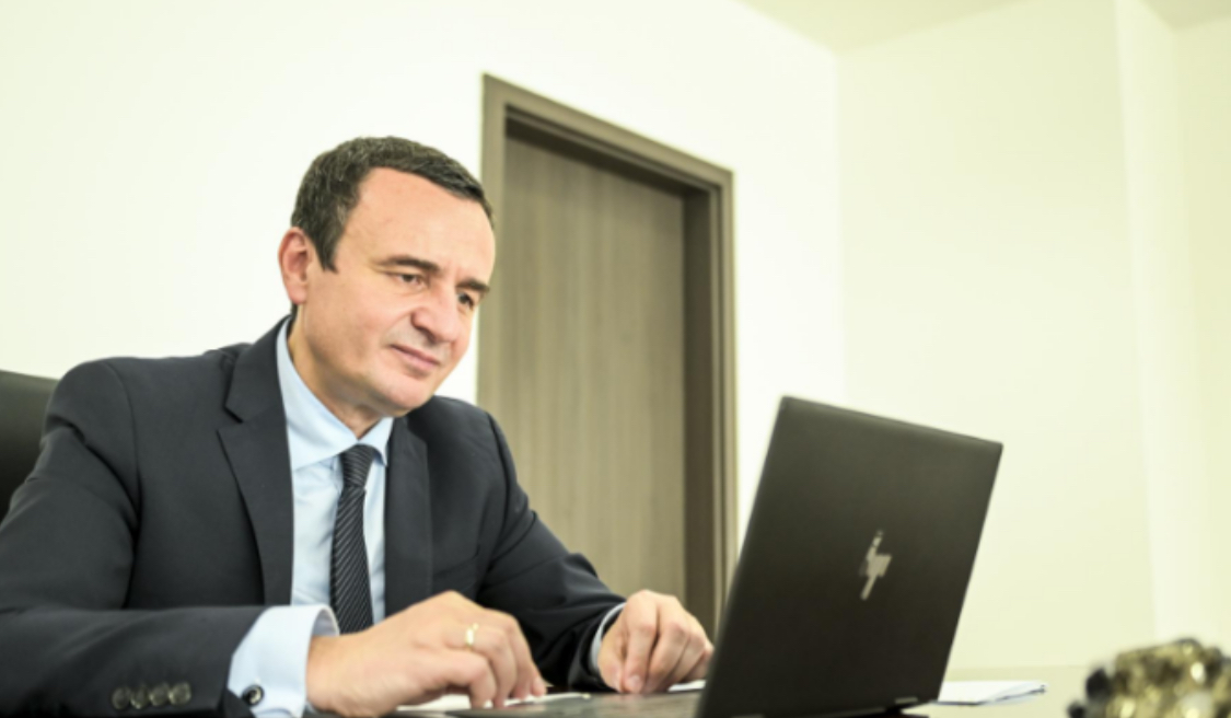 Kurti merr pjesë virtualisht në Samitin e Tiranës