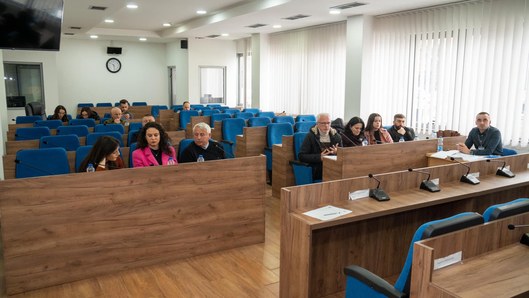 Podujevë: U mbajt mbledhja e Komitetit për Politikë dhe Financa