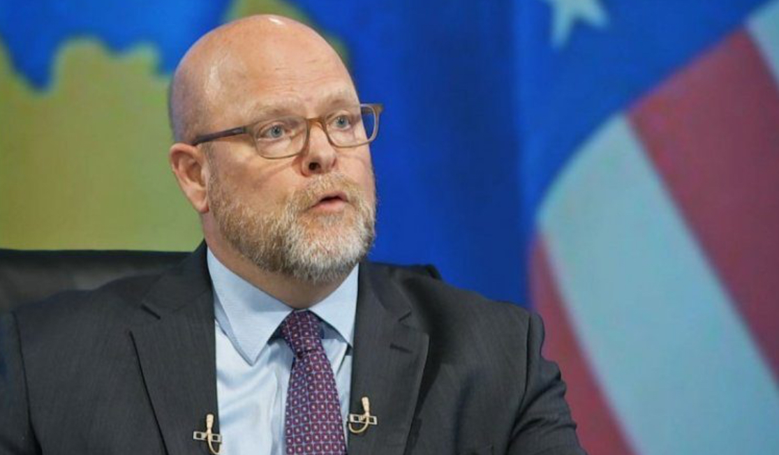 Hovenier: Jemi të pakënaqur me cilësinë e partneritetit tonë me Kurtin