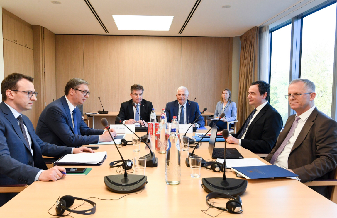 Mbi 52 përqind e qytetarëve janë të kënaqur me qasjen e Kurtit në dialog, 37 përqind të pakënaqur (VIDEO)