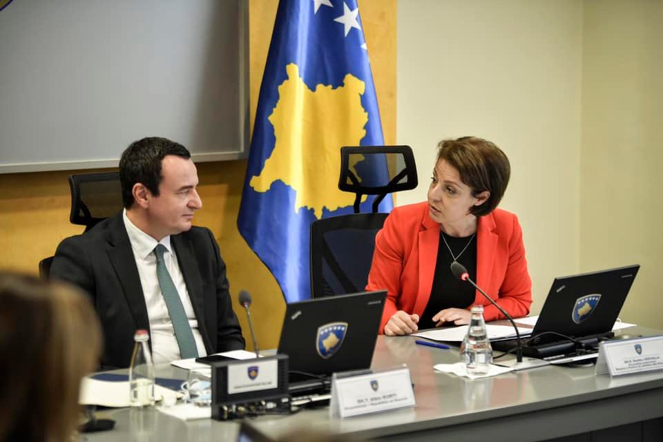 Gërvalla: Kurti është i mençur, i vendosur, nganjëherë s’mund ta ndal veten sa krenare jam që ndodhem në takime me të