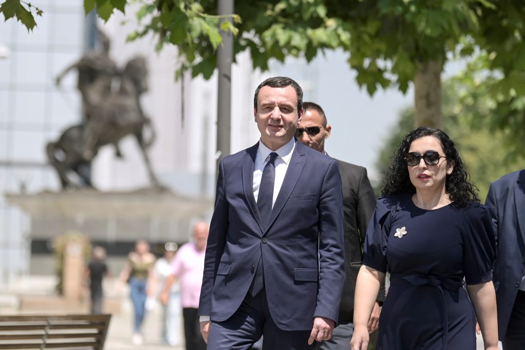 Bie kënaqshmëria e qytetarëve me punën e liderëve shtetërorë: Varfëria dhe papunësia problemet kryesore