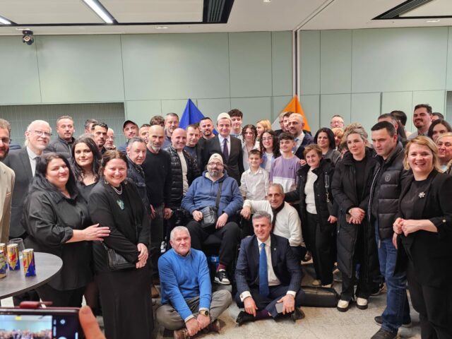 Kurti takohet me diasporën në Irlandë, flet për “kthimin e trurit në atdhe”