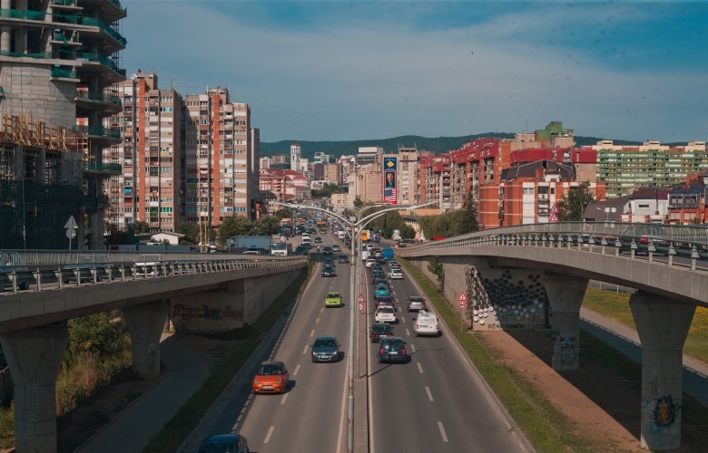 Mjet i pashpërthyer në Prishtinë, tërhiqet pa incidente