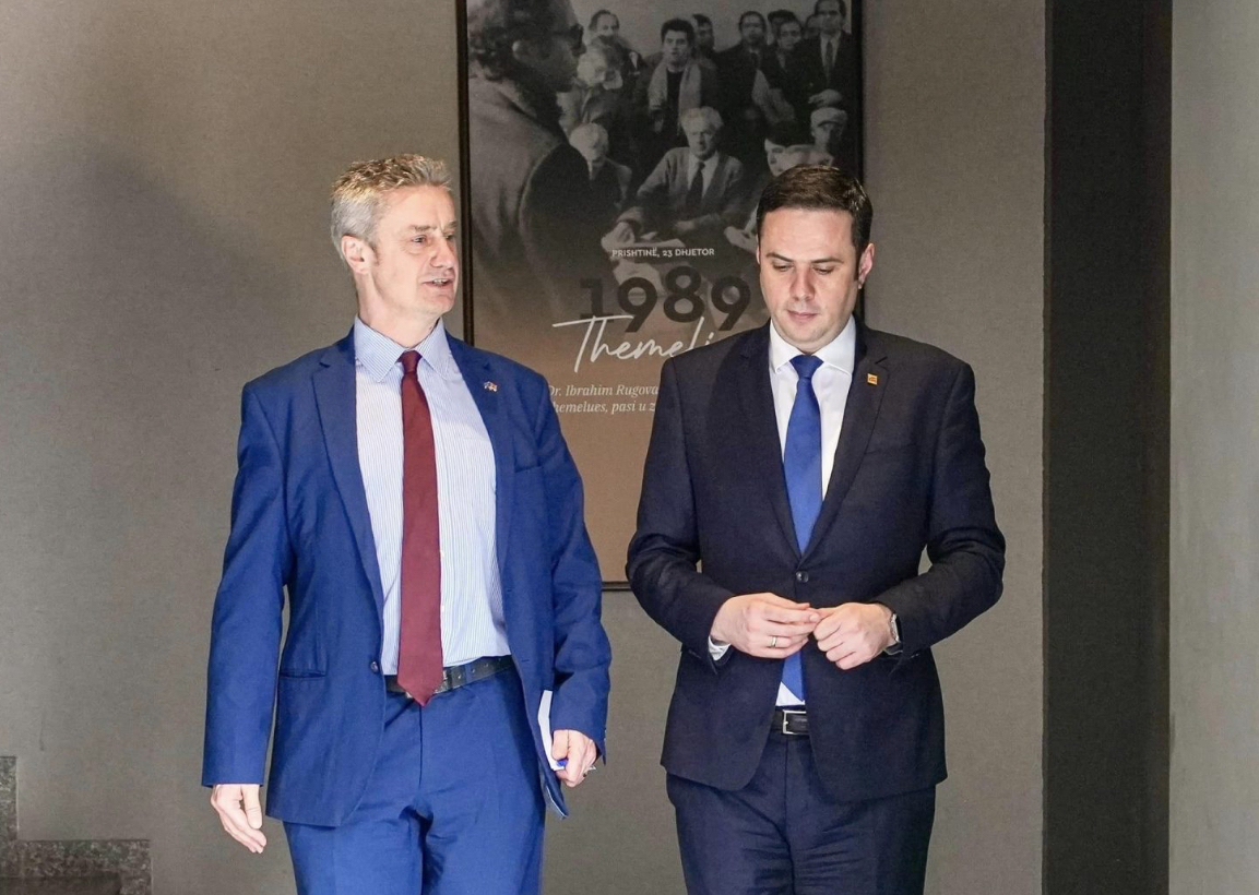 Abdixhiku takon ambasadorin britanik: Raportet në mes dy vendeve – garanci për të ardhmen e Kosovës