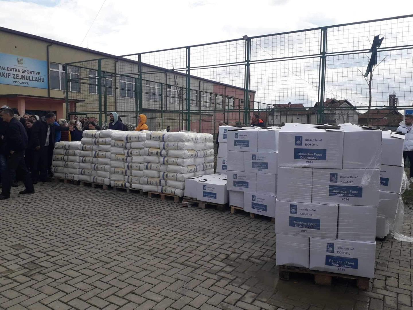 Organizata “Islamic Relief Kosova” dhuroi 150 pako ushqimore për familjet në nevojë