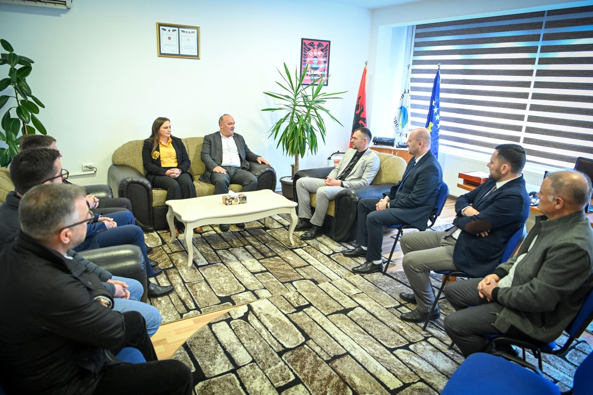 Kryetari Bulliqi zhvilloi vizitë në KBI për të uruar Kryetarin Mensur Hoti për mandatin e ri