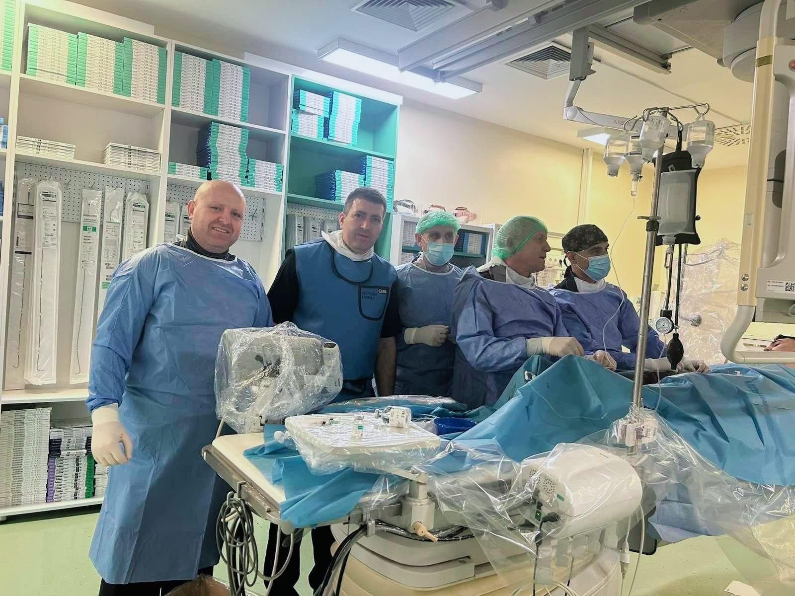 Mjekët e QKUK-së kryejnë për herë të parë procedurën e kateterizimit në zemër tek një fëmijë i moshës 14-vjeçare