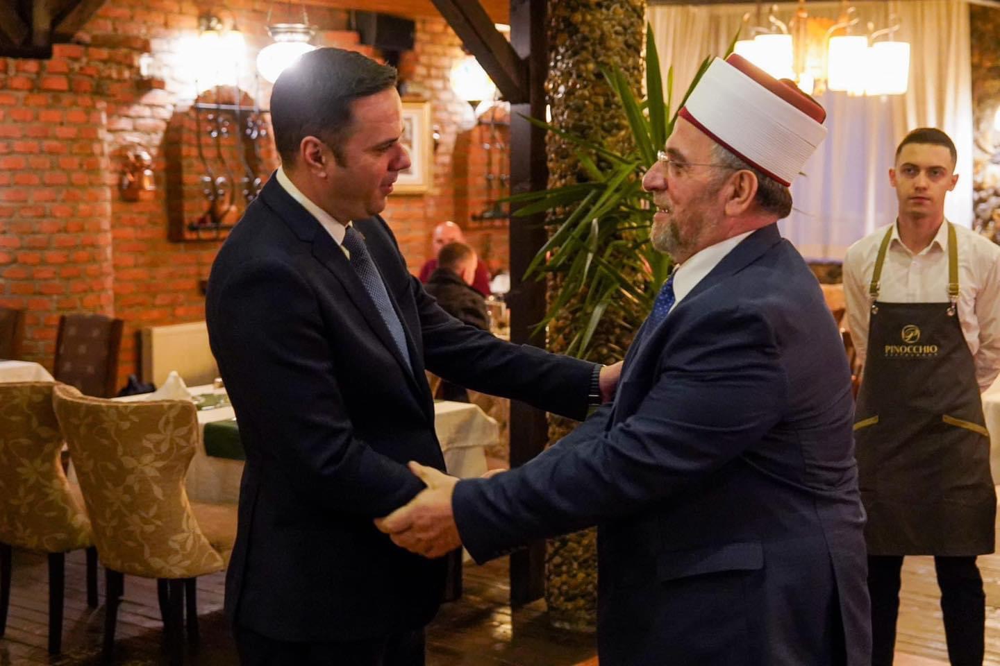 Lumir Andixhiku shtron iftar për BIK-un