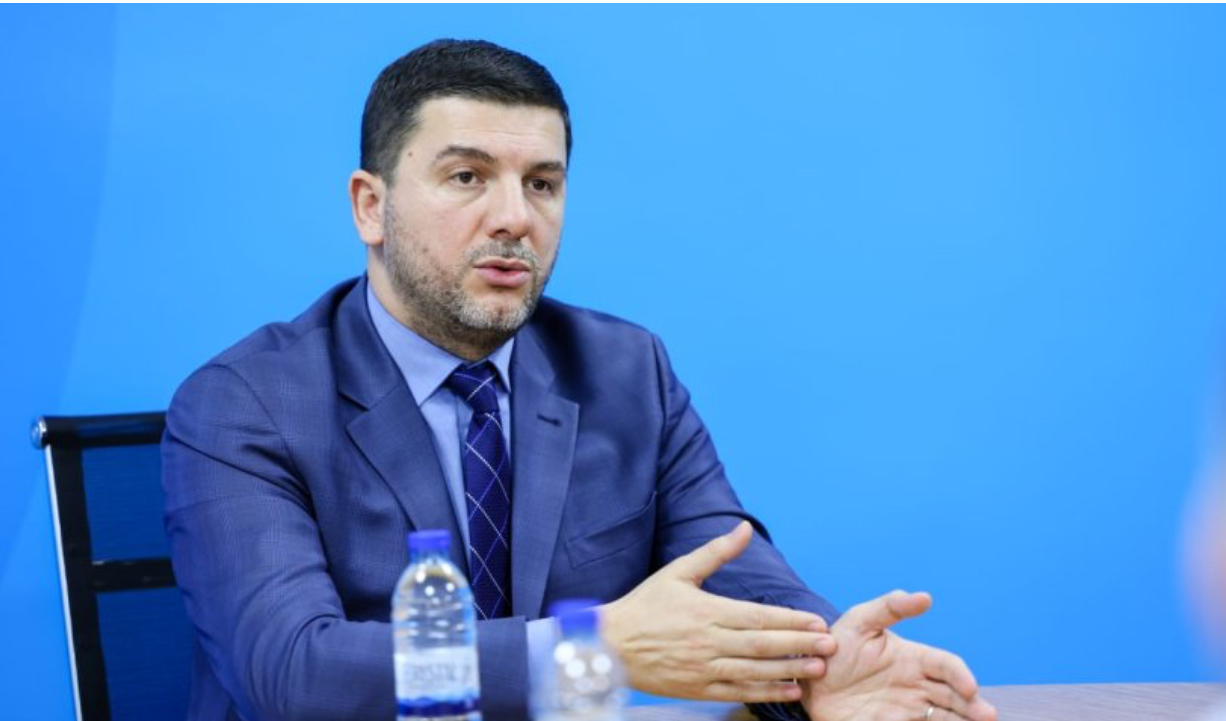 Krasniqi ia jep një propozim Kurtit për mbajtjen e zgjedhjeve pasi tha se janë të gatshëm