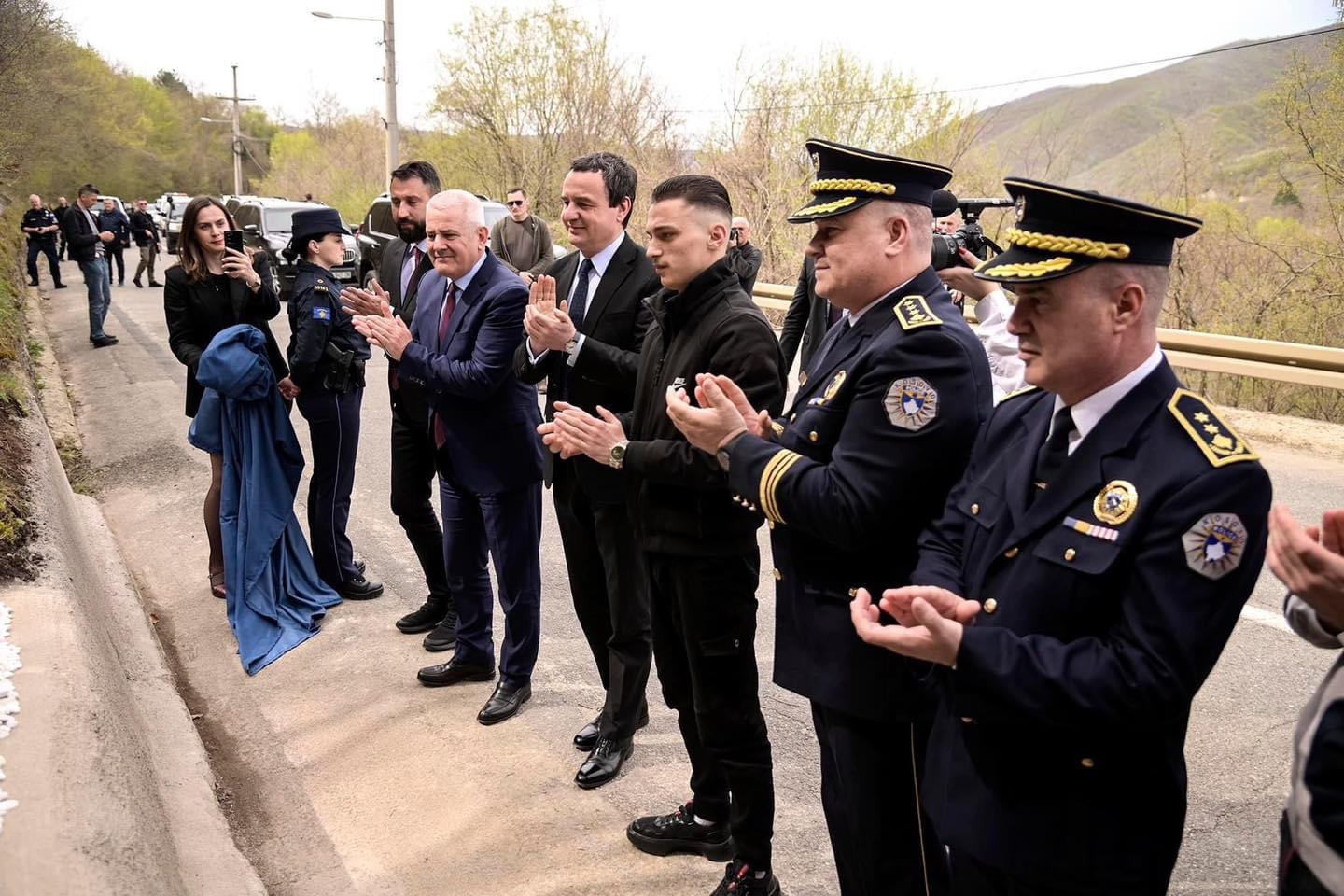 Sveçla pas vizitës në veri: Po punojmë për sigurinë e vendit në çdo cep të tij