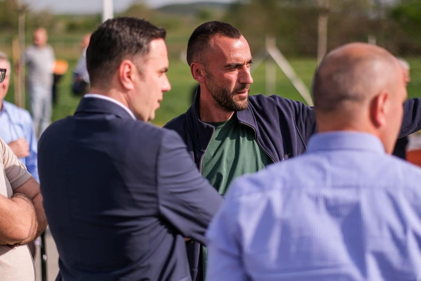 Abdixhiku viziton fabrikën grumbulluese e cila u dogj një ditë më parë, ka një thirrje për institucionet