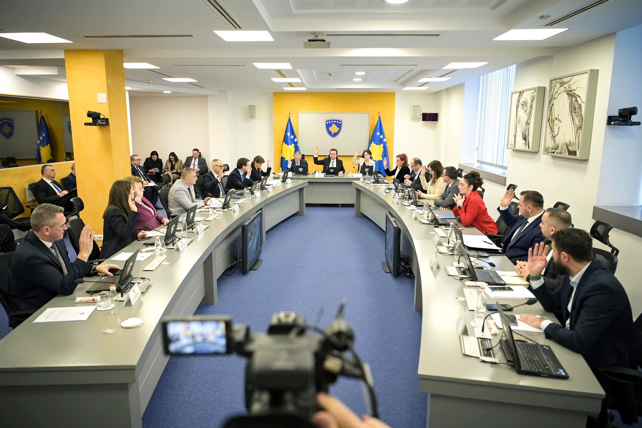 Qeveria ndan 4 milionë euro shtesë për ndërtim të shtëpive për serbët në veri