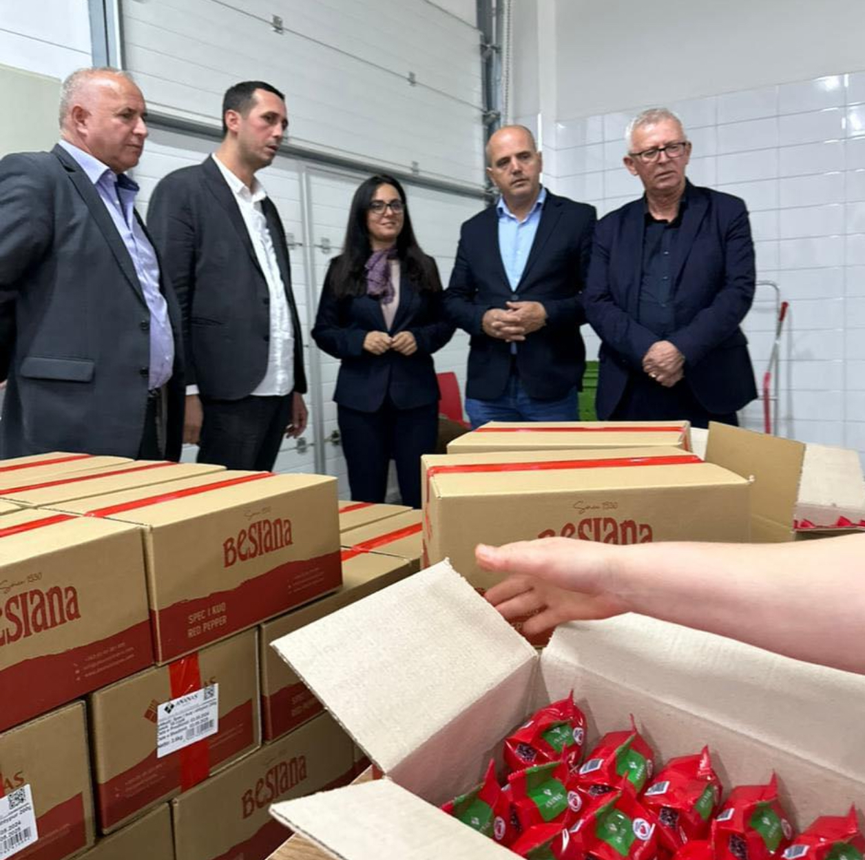 Hyseni e Lushaku vizitojnë disa nga bizneset e suksesshme në Podujevë