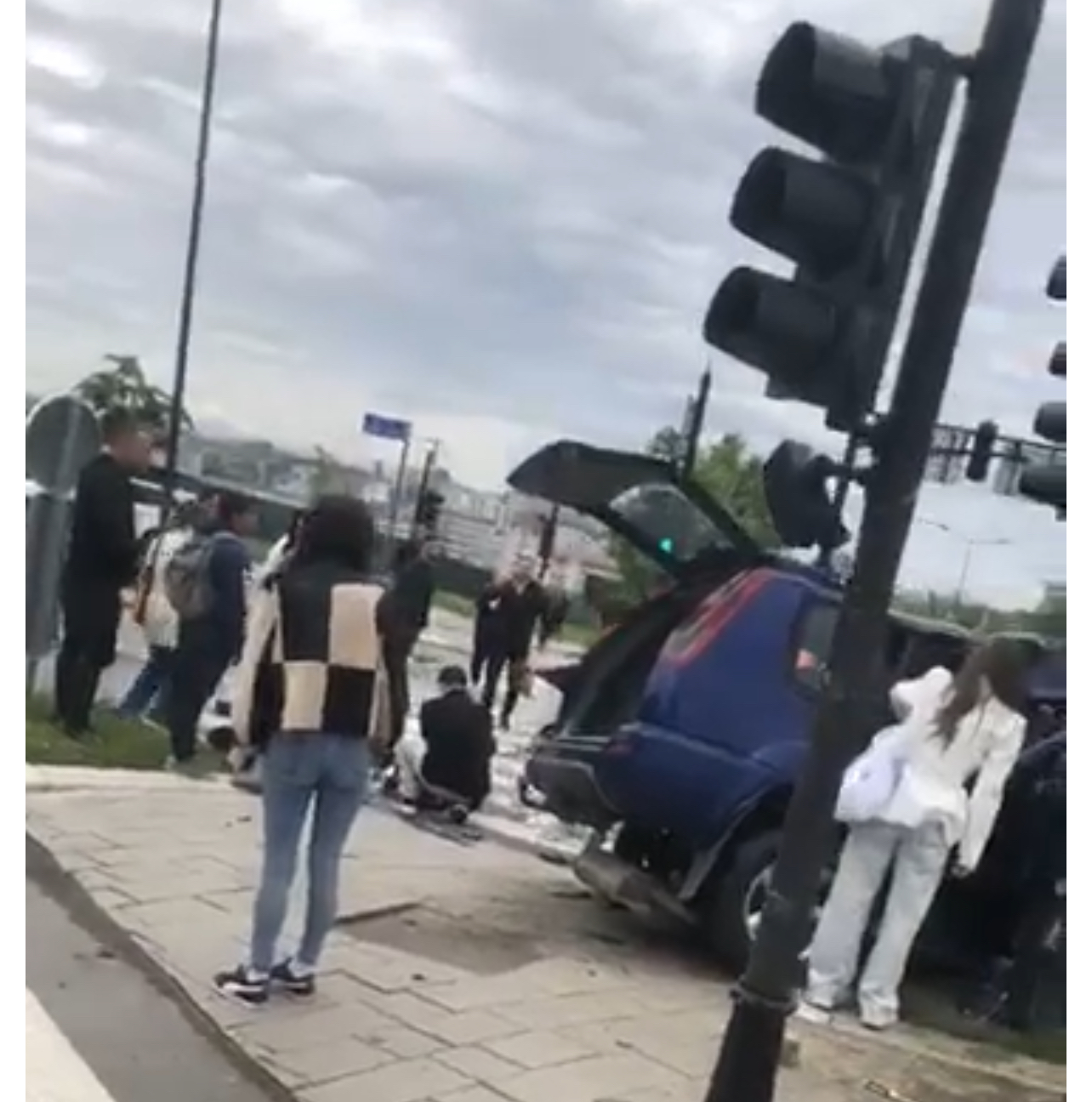 Aksident i rëndë tek Mensa e Studentëve- përplasen dy vetura