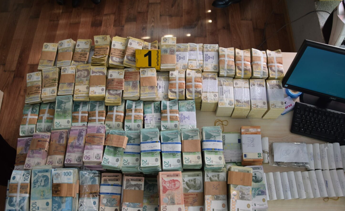 Aksioni në veri i ligjshëm për autoritetet kosovare, zhgënjyes për aleatët ndërkombëtarë