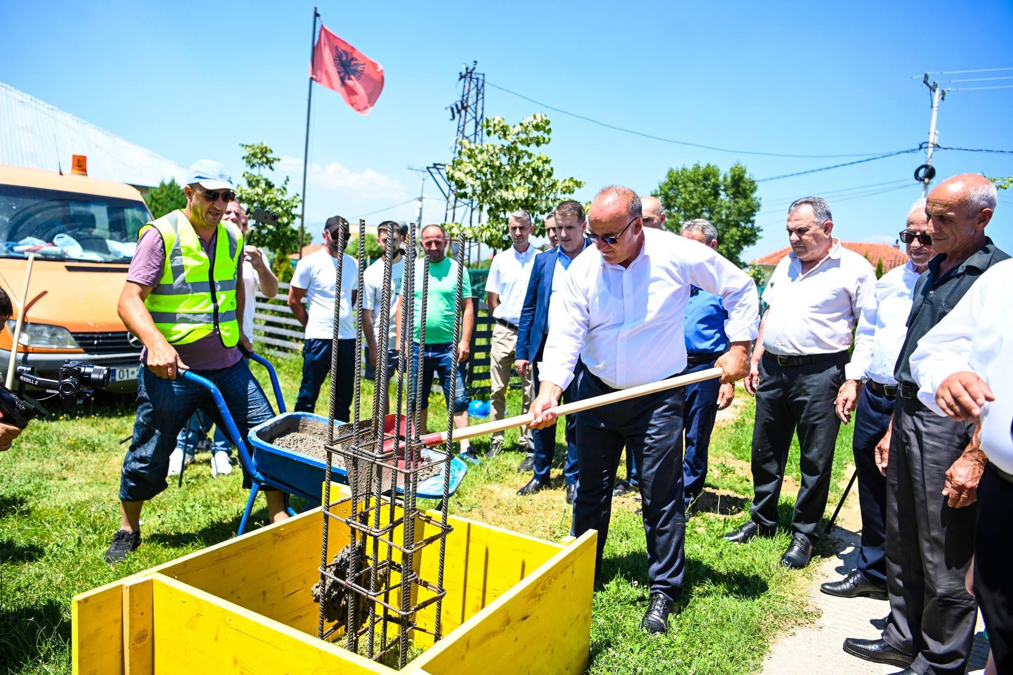 Vendoset gurthemeli për ndërtimin e shkollës së re fillore në Shajkoc