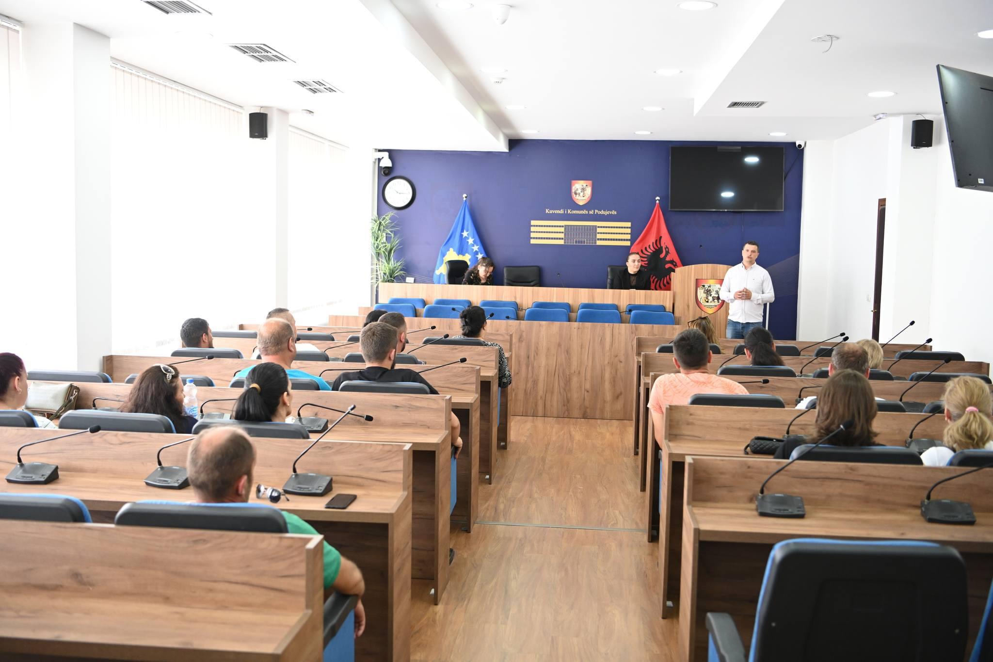 Podujevë: Kryetari Bulliqi takoi punëtorët e Ndërmarrjes Lokale “Eko Llapi”