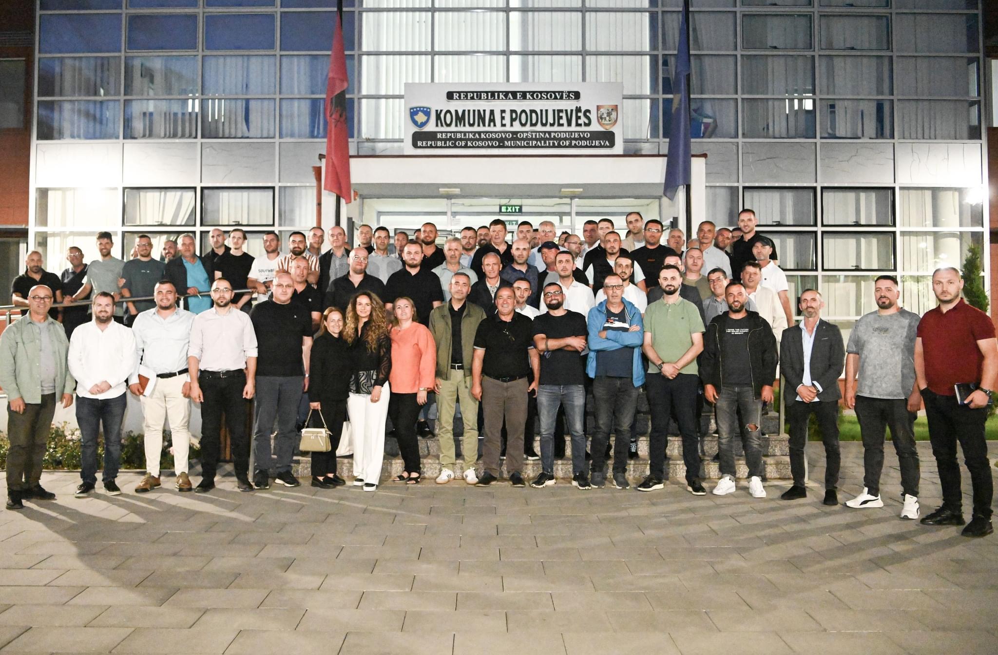 Kryetari Bulliqi takoi afaristët e Komunës së Podujevës