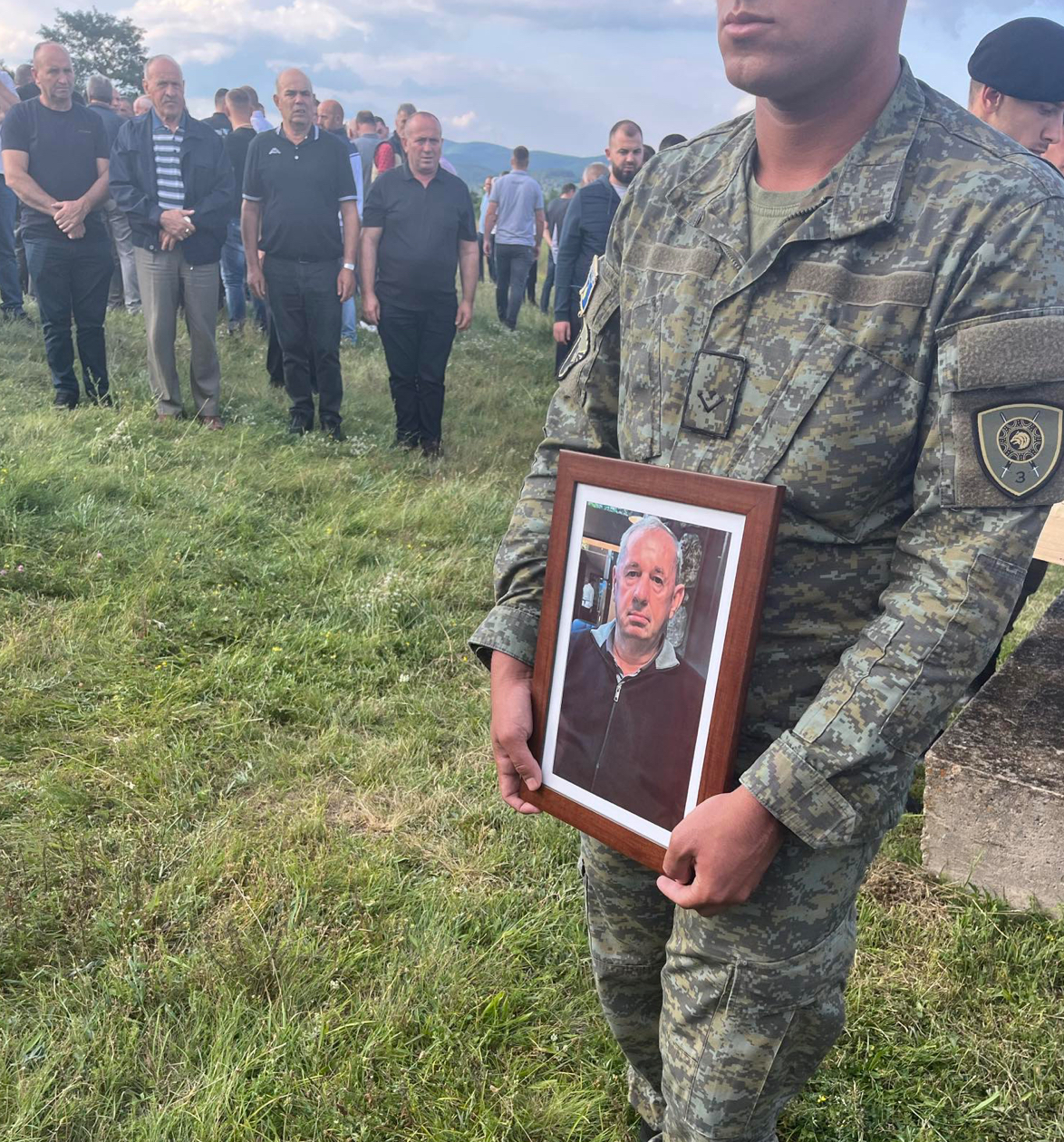 Varroset me nderime të larta veterani i UÇK-së, Ismet Gashi