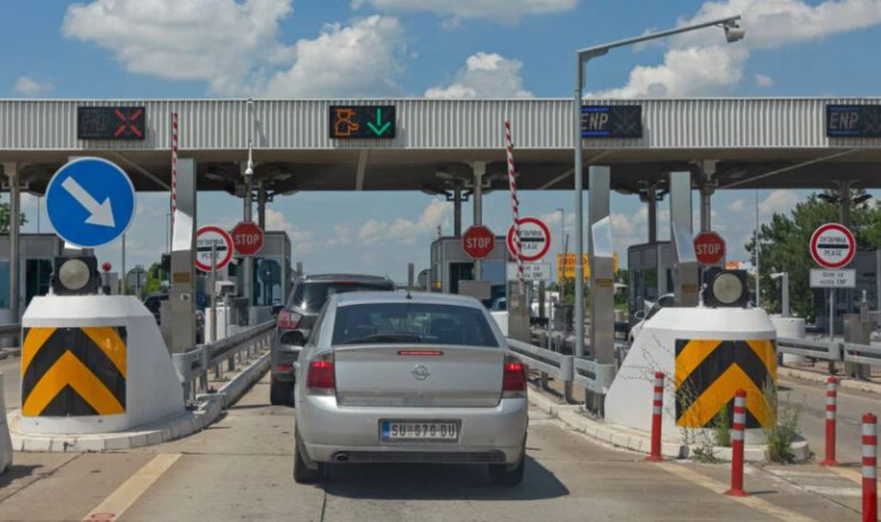 Serbia shtrenjton autostradat, preket edhe diaspora kosovare