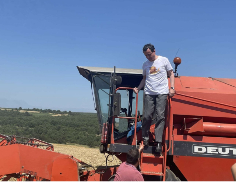 Kurti në Malishevë, i hip kombajës për korrje-shirje