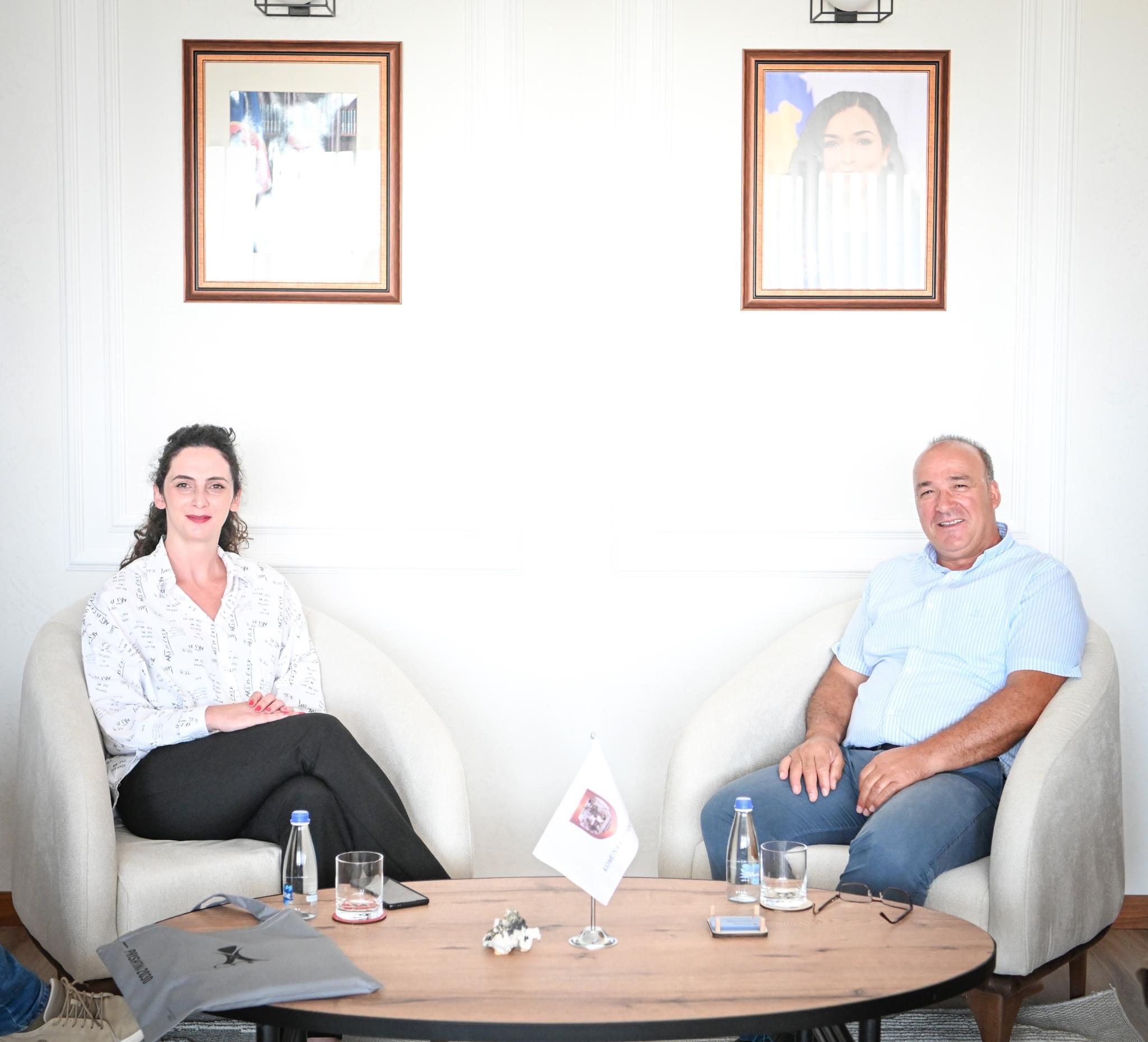 Bulliqi pret në takim Zëvendësministren e Kulturës, Rinisë dhe Sportit znj. Daulina Osmani