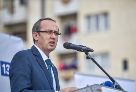 Hoti: Nuk është ndalur “gjakderdhja financiare”, përgjatë 2021-2023 janë paguar 520 milionë euro për entitete publike