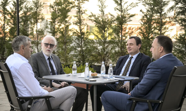 Kurti e përgëzon ud.drejtorin dhe ekipin e e ASK-së për procesin e regjistrimit të popullsisë