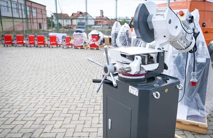 Podujevë: Shpërndahen 16 pajisje pune për biznese lokale