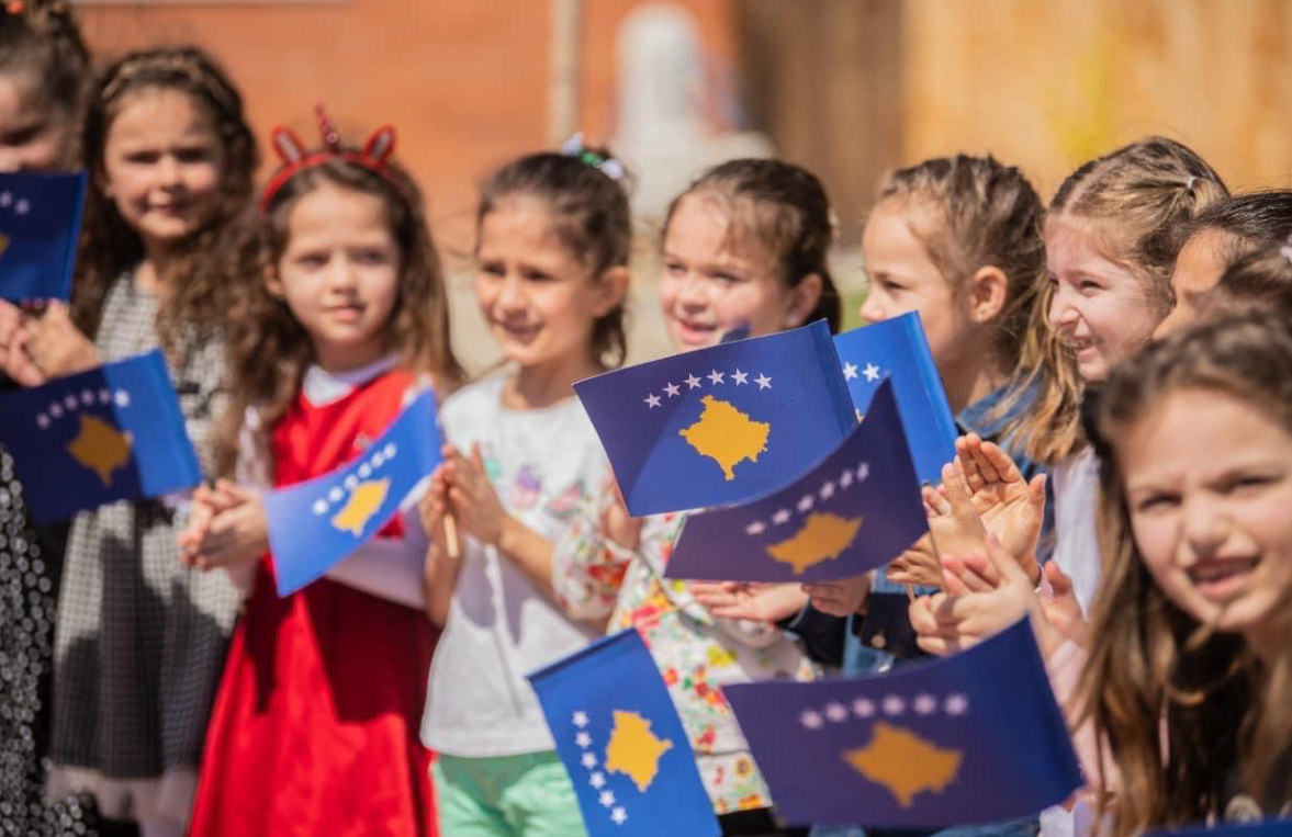 Presidentja Osmani uron nxënësit për fillimin e vitit të ri shkollor