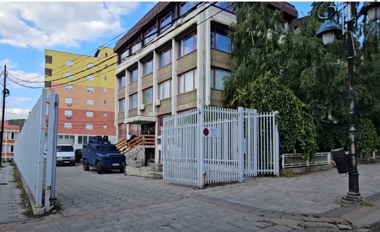 Bastisja në Leposaviq, Policia sekuestron afër 6 milionë dinarë, 57 mijë dollarë e mbi 10 mijë euro