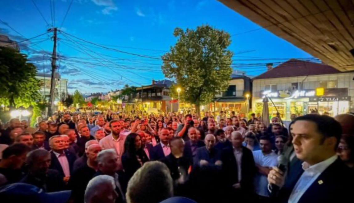 LDK hap zyrat e reja në Viti, Abdixhiku nxjerr fotografitë me mbashtetësit: Jemi gati dhe jemi një, na pret fushatë e bukur