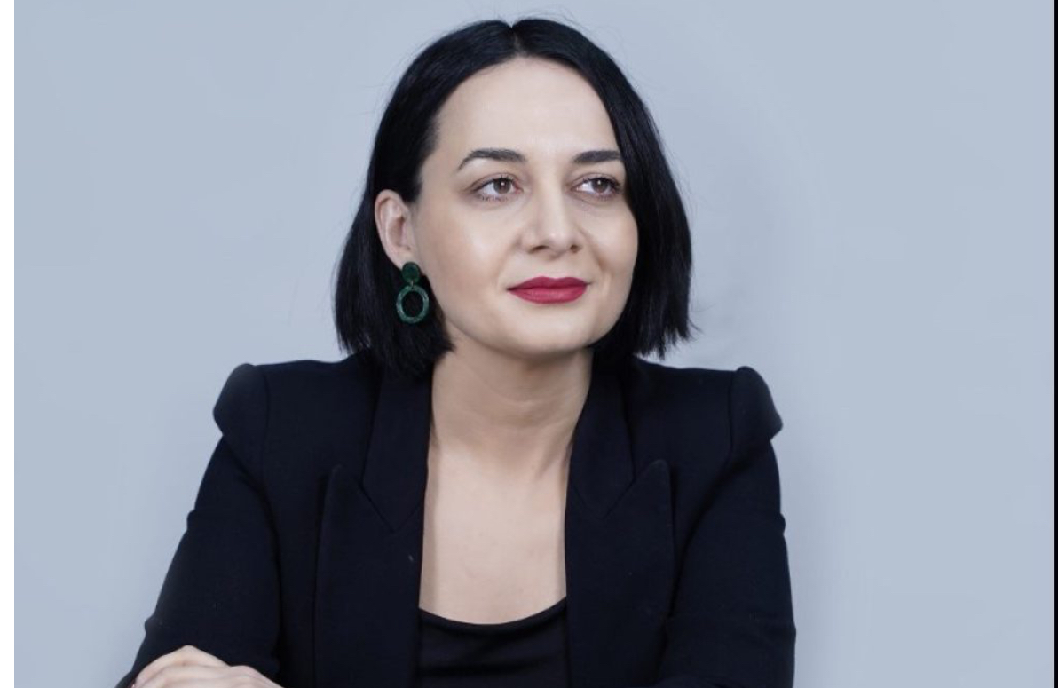 Pacolli fyen opozitën dhe analistët, thotë se kërkesat e tyre janë të ngjashme me ato të Vuçiqit