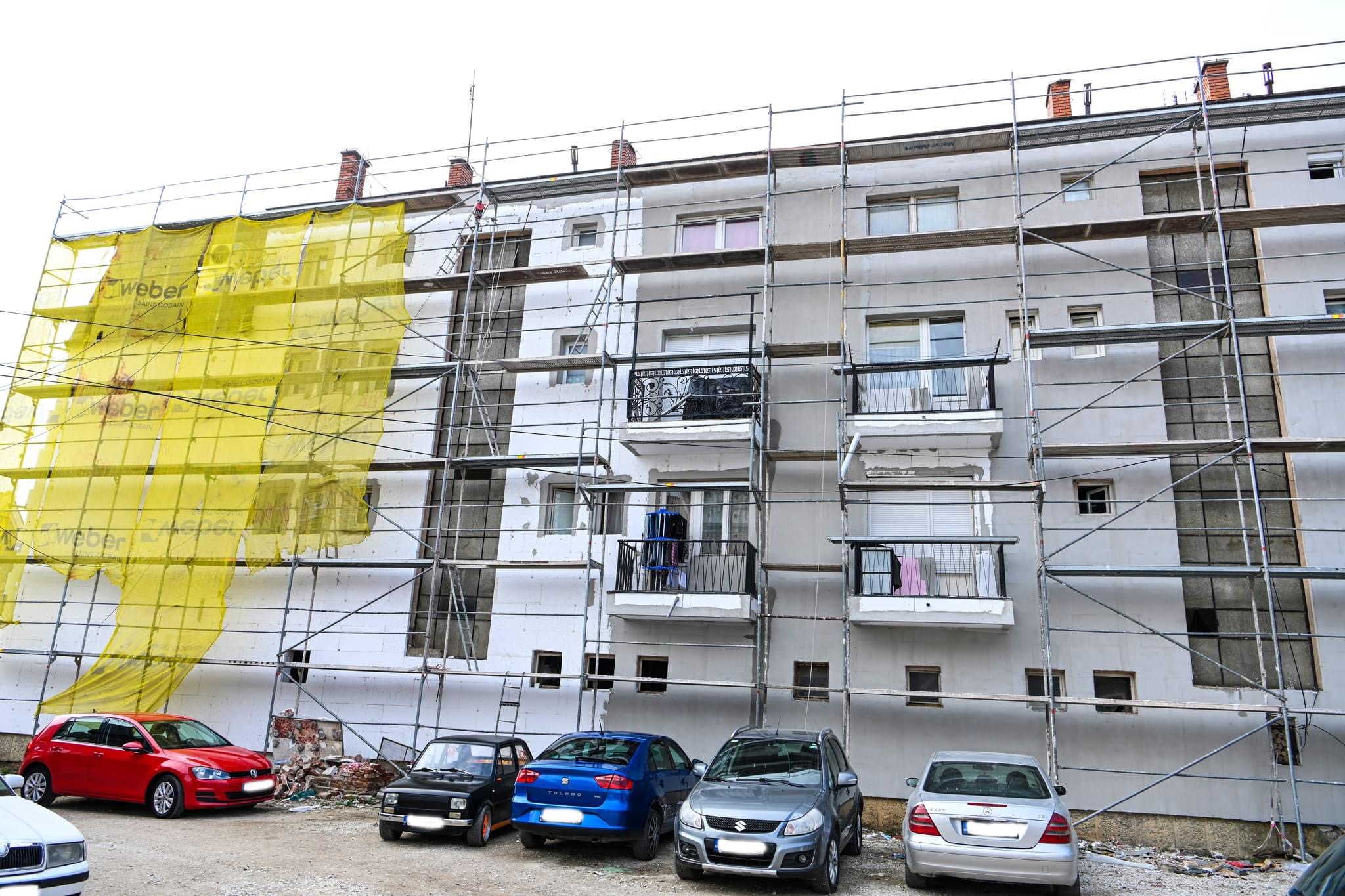 Podujevë: Vazhdon rinovimi i banesave në qytet