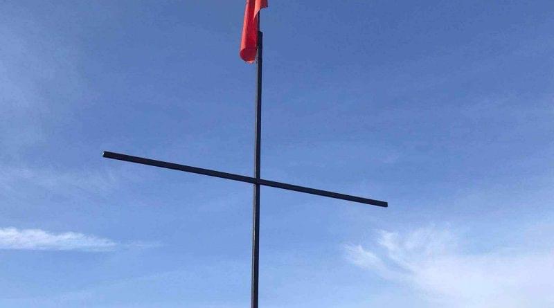 KMDLNJ-ja për vendosjen e kryqit në Podujevë: As Serbia në okupim s’e ka ndërmarrë një veprim të tillë