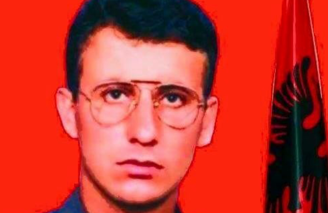 Sot zbulohet pllakë përkujtimore në vendin ku dëshmori Afrim Zhitia mbajti fjalimin e tij