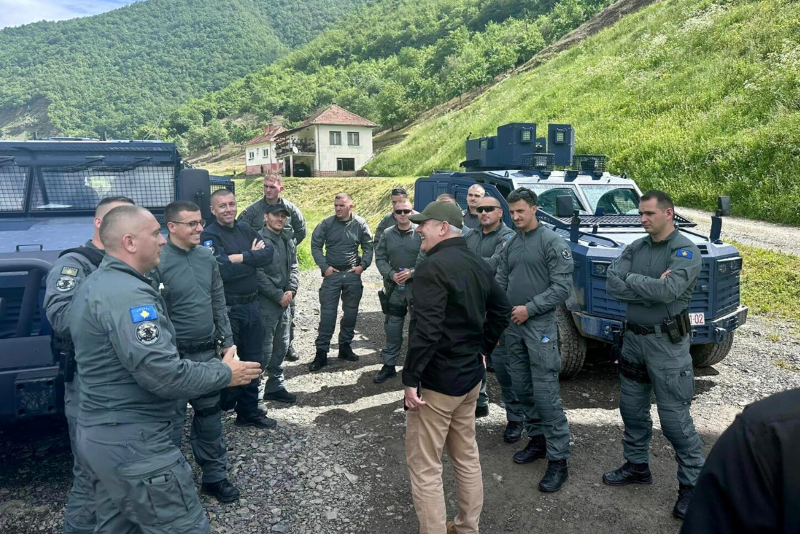 Aksionet e fundit të Policisë, Sveçla lavdëron punën e zyrtarëve policorë