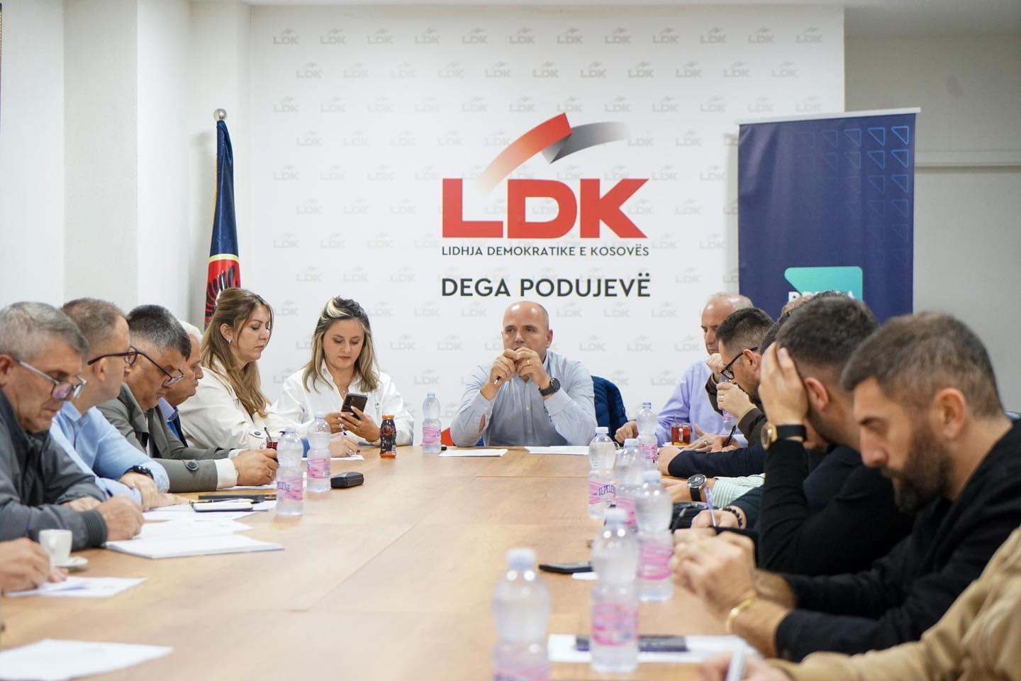 LDK në Podujevë: Takim i Rëndësishëm për Përgatitjet e Zgjedhjeve të 9 Shkurtit