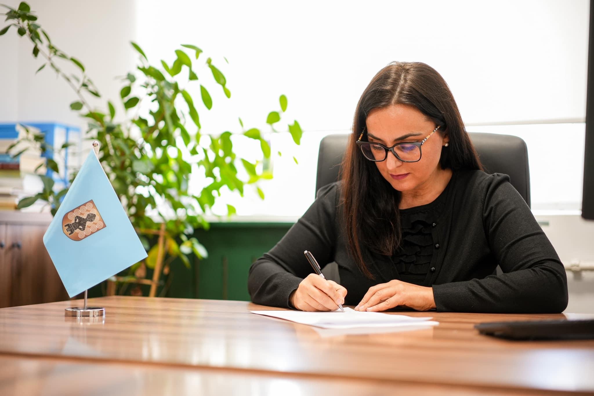 Lushaku merr vendim për ndalimin e përdorimit të Doracakëve ‘Edukimi Seksual dhe Shëndeti Riprodhues’