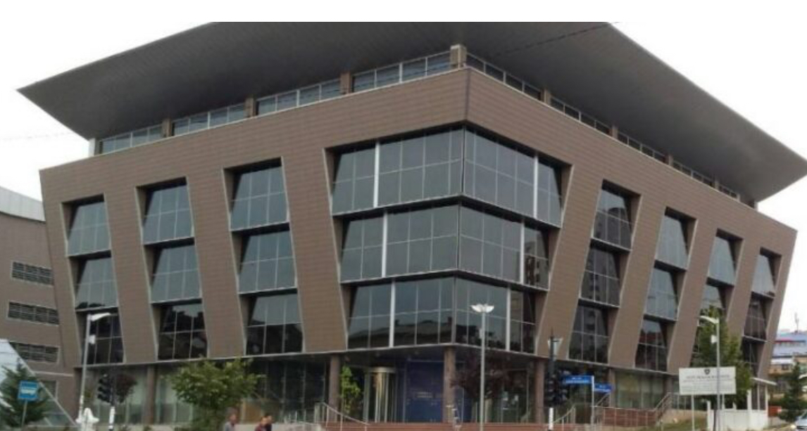 MAShT vendos t’i rishikojë doracakët për edukimin seksual