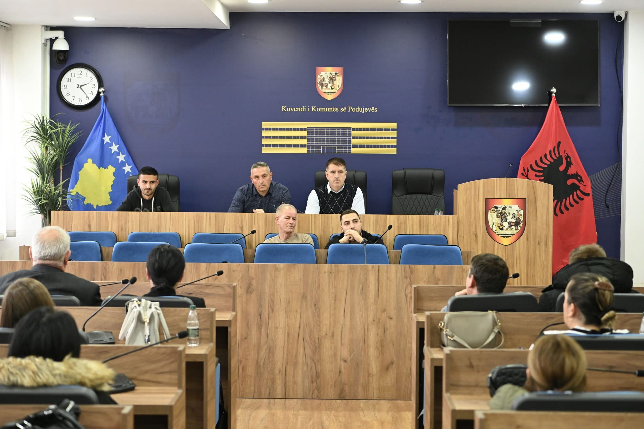 Mbahet takim me Këshillin e Prindërve dhe Policinë për sigurinë e nxënësve në shkolla