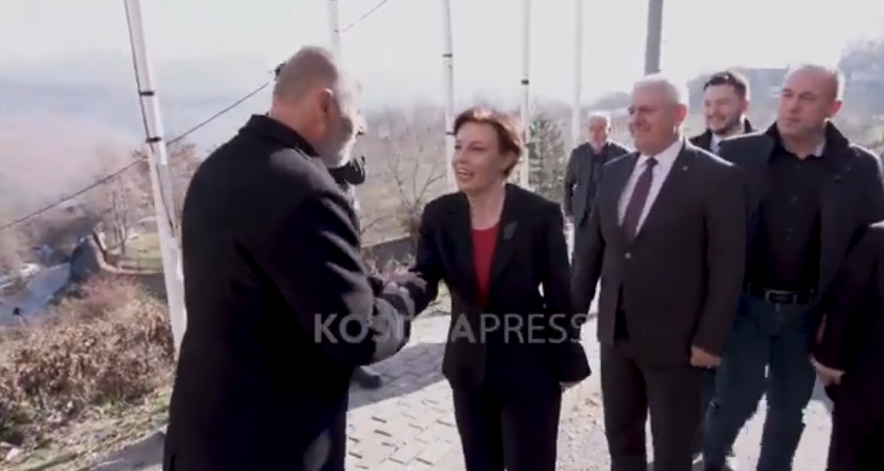 VIDEO | Edhe një gafë tjetër, Gërvalla e ngatërron stërnipin e Isa Boletinit me kryetarin e Zveçanit